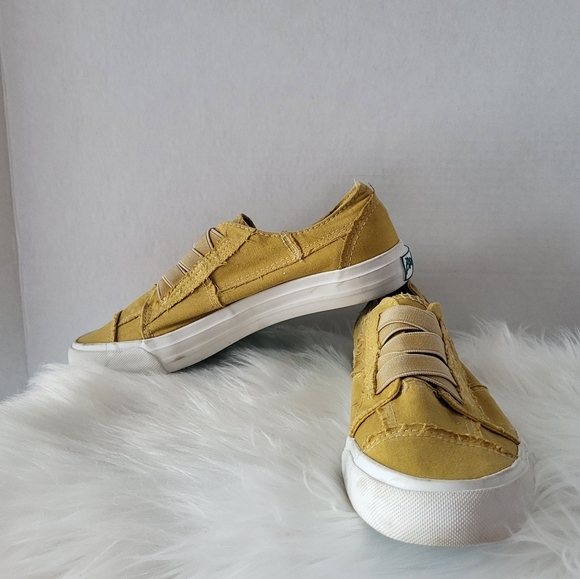 Blowfish Mustard Canvas Sneakers Slip Ons, Size - Picture 2 of 7